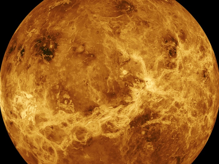 Vênus é o segundo planeta mais próximo do Sol e é quase do mesmo tamanho da Terra. A superfície do planeta é cheia de montanhas, vulcões, cânions e cratera...