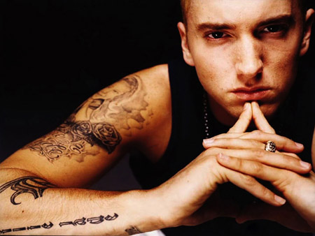 http://i1.r7.com/data/files/2C92/94A3/2432/99C3/0124/364D/D74E/1648/eminem-hg-20091008.jpg