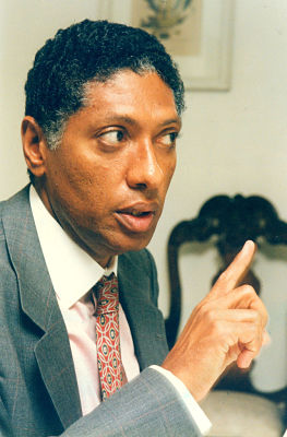 O candidato Celso Pitta durante entrevista em 1996