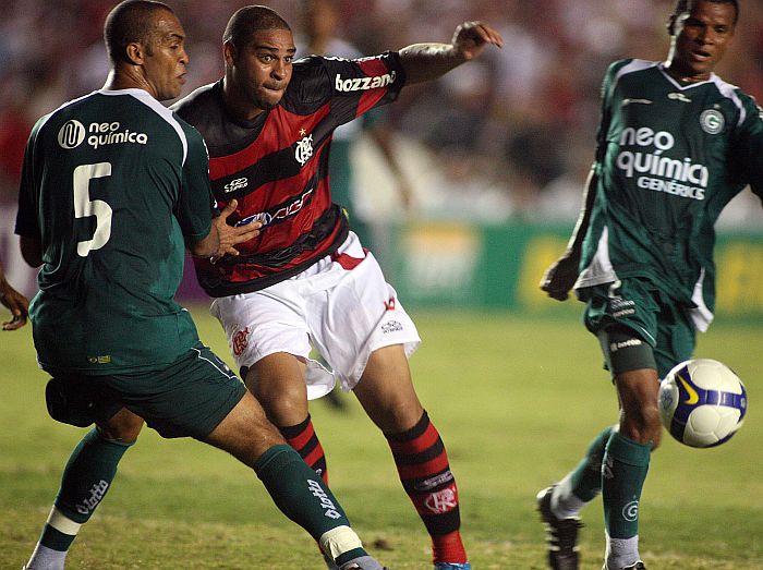Adriano Goiás Flamengo 700