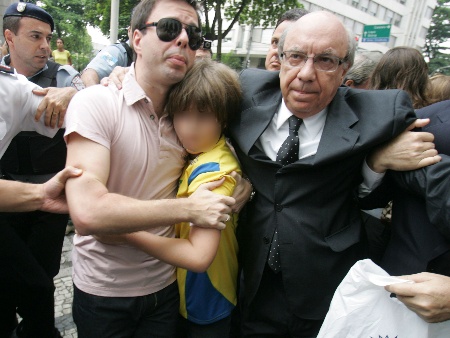 AP/Eduardo Naddar