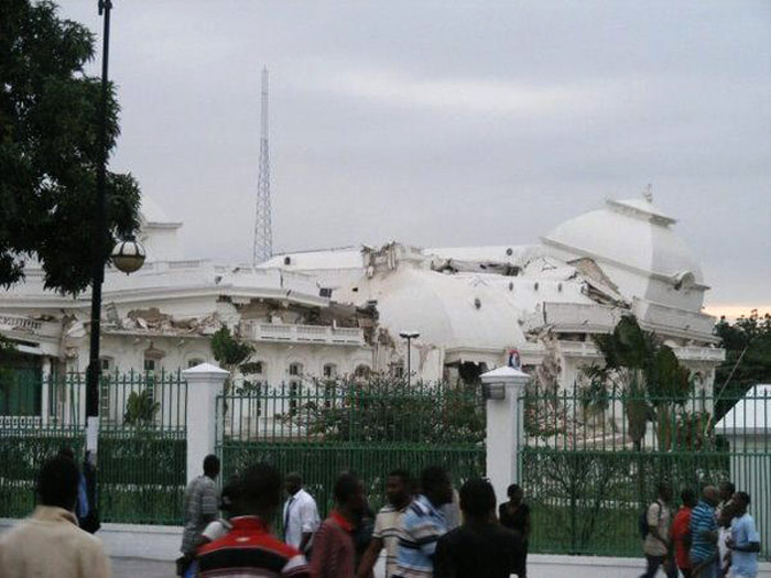 O que sobrou do Palácio Presidencial em Porto Príncipe, capital do Haiti, após o forte terremoto na região