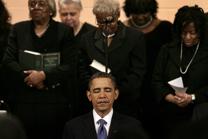 obama reza cerimonia