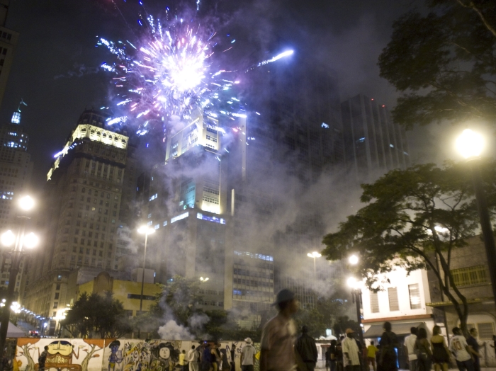 fogos-anhangabau-niver-g-20100125