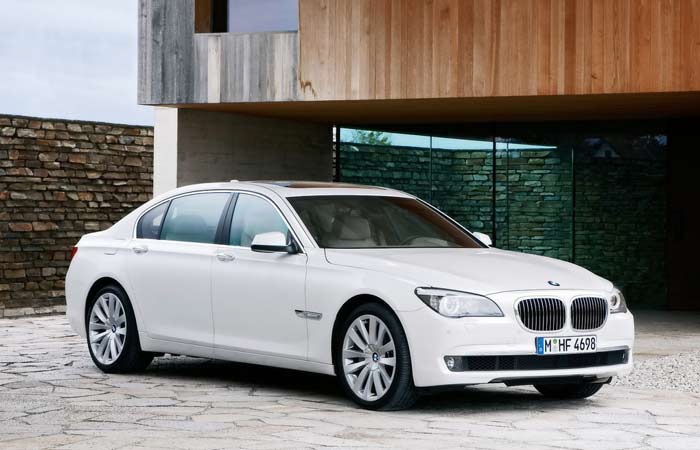 10º) BMW 760i Li 6.0 V12, de 544 cavalos – R$ 630 mil