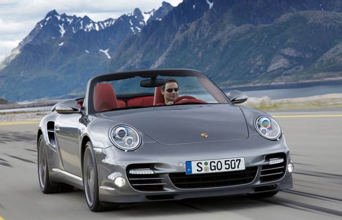 Porsche 911 Turbo Cabriolet 3.8 manual, de 500 cavalos – R$ 789 mil