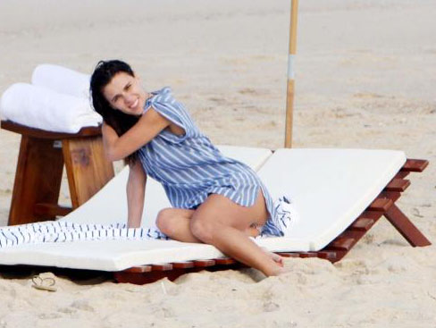 http://i1.r7.com/data/files/2C92/94A3/2922/963D/0129/238D/969D/3AC4/carolina_delson%20silva_agnews_editada.jpg