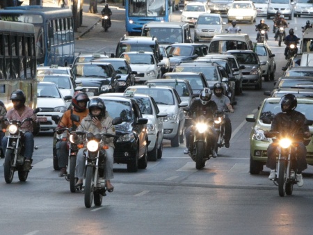 Mais de 65 mil pessoas morreram em acidentes com motocicleta nos últimos dez anos (Toninho Almada/Jornal Hoje em Dia) motoboys minas gerais