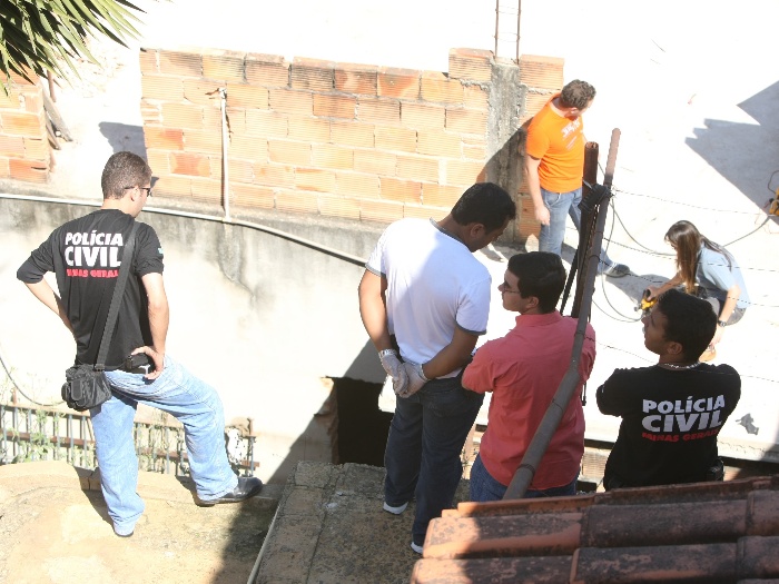 policia-civil-casa-bola-tl-20100714