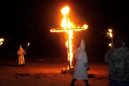 KKK cruz queima