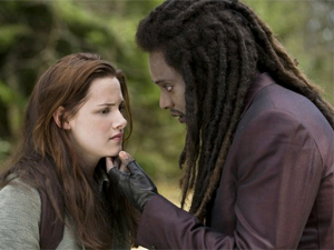 http://i2.r7.com/edi-gathegi-lua-nova-300-225.jpg