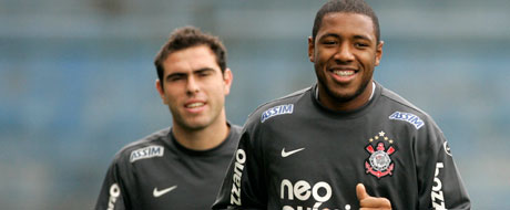 Clássicos vão bagunçar líderes do Brasileirão