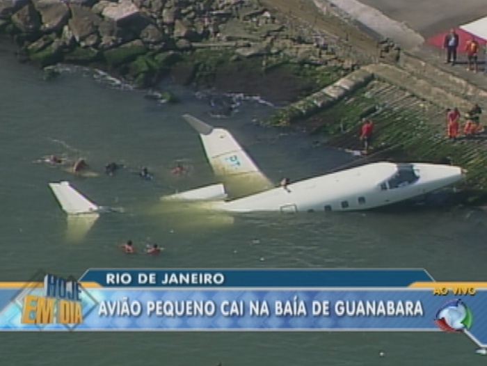http://i1.r7.com/data/files/2C92/94A3/2A64/D432/012A/667E/23C9/667A/aviao-boia-g-20100812.jpg