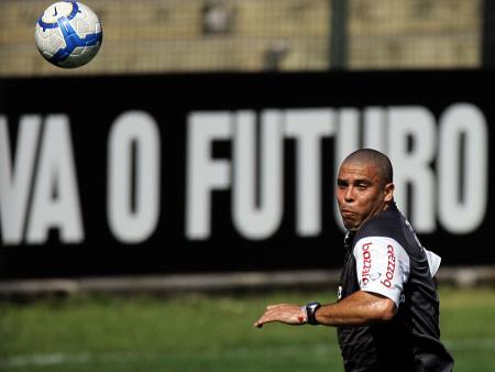 Ronaldo treina 450