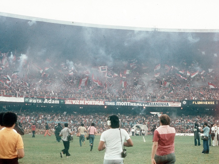 Um dos momentos mais emocionantes da história do Corinthians foi a "invasão coritiana ao Maracanã", em 1976. O clube estava havia 21 anos sem título, mas o...