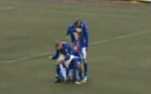 Jogadores comemoram gol imitando privada