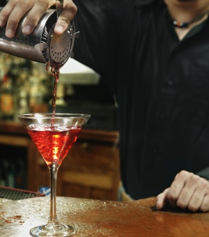 http://i2.r7.com/bar-bebida-alcoolica-300x338.jpg