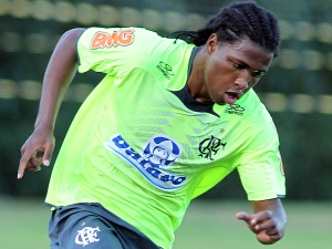 Diego Mauricio pode trocar o Flamengo pelo futebol ucraniano