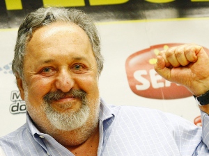 Presidente santista descarta troca envolvendo Alex Silva