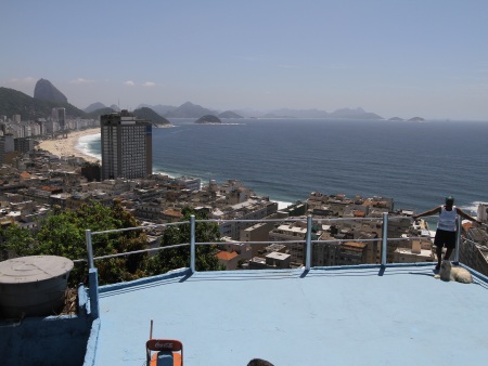 Comunidades investem em R&eacute;veillon na laje e atraem turistas ...