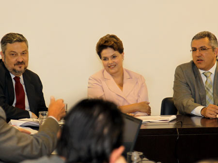 Dilma, Palocci, Padilha, 450 338