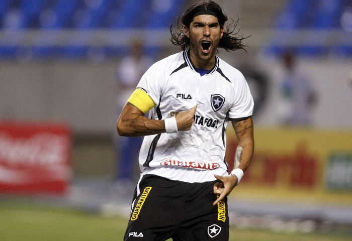 Loco Abreu 700x525