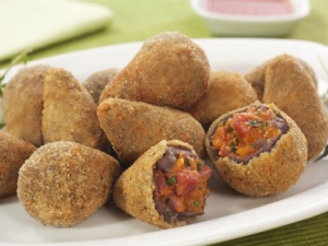 Recrie Coxinha Com Feijão Linguiça E Abóbora Receitas E Dietas R7