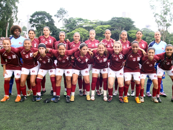 Bravos guerreiros do R7 enfrentam time feminino - Esportes - R7.com