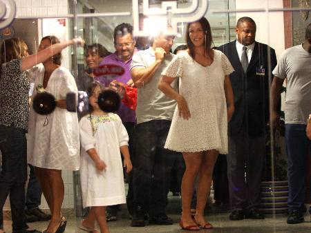 Ivete Sangalo chega à maternidade