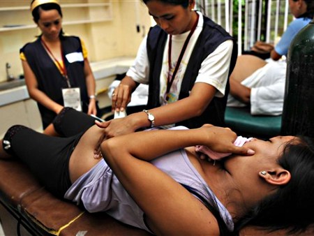 Aborto malfeito mata 70 mil mulheres por ano - Internacional - R7