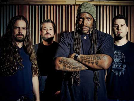 http://i1.r7.com/data/files/2C92/94A4/2457/5278/0124/5A3F/518D/4B82/sepultura-hg-20091015.jpg