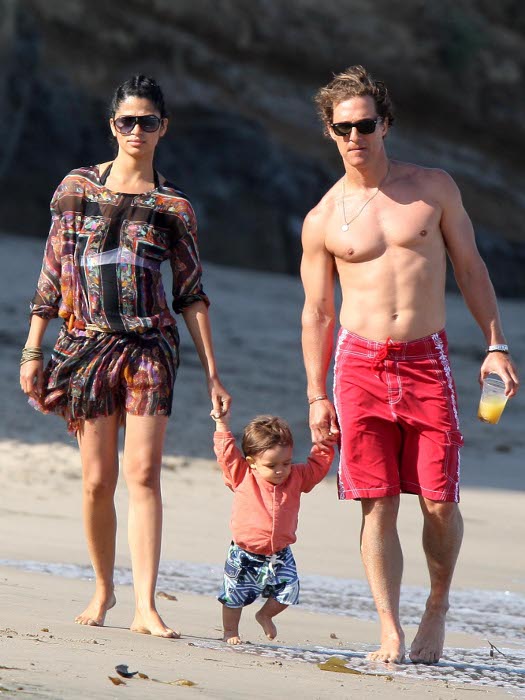 Matthew McConaughey casou com a brasileira Camila Alves e juntos tiveram um filho, Levi Alves McConaughey em 2008. Agora ela espera o segundo filho do casa...