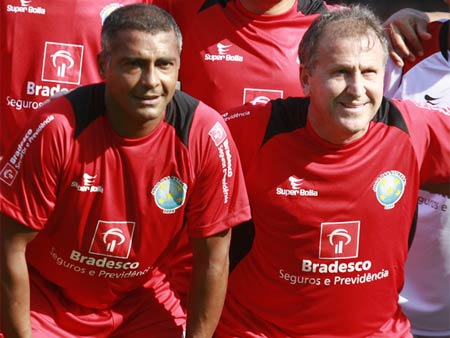 Zico e Rom&aacute;rio dizem que briga j&aacute; foi esquecida - Futebol - R7