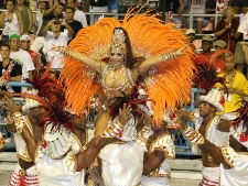 Veja as imagens dos desfiles das campeãs do carnaval do RJ