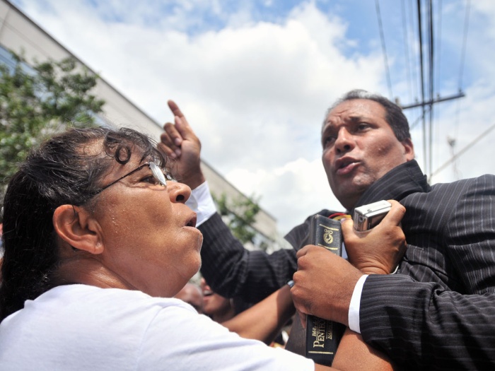 manifesta&ccedil;&atilde;o-forum-santana-g-20100326
