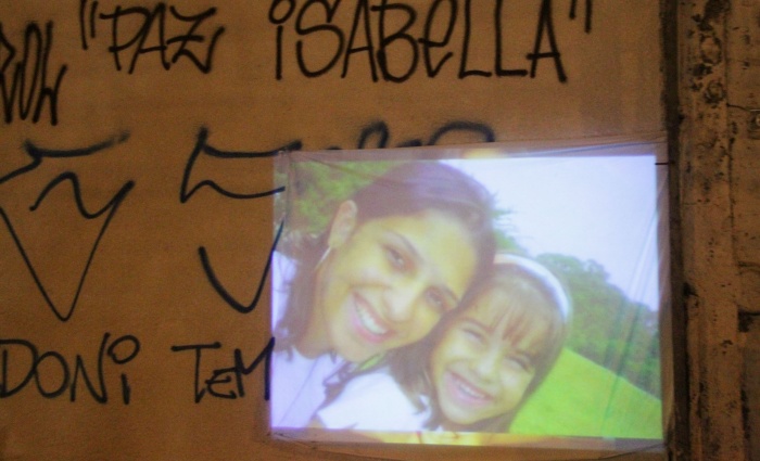 telao-protesto-isabella-nardoni-tl-20100326
