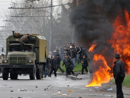 AFP/07.04.2010