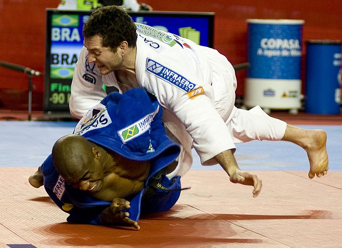 tiago camilo eduardo santos 700