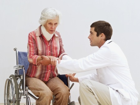Idosa queda
