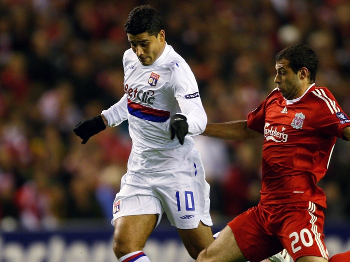 Meia do Lyon, o paulista Ederson (de branco) foi contratado para ser o substituto de Juninho Pernambucano na equipe francesa. Nascido em 1986 na cidade de ...
