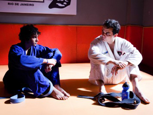 http://i2.r7.com/wagner-moura-filho-tropa-de-elite2-300-225.jpg