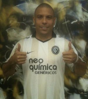 Ronaldo com a camisa do centenário