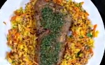 Edu faz carne com farofa de calabresa