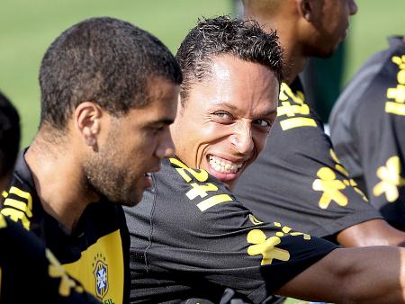 Adriano e Daniel Alves