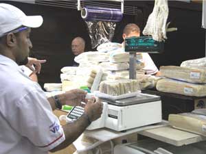 Brasileiro troca o frango pelo bacalhau na ceia de Natal