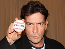 Americanos esgotam entradas para ver Charlie Sheen falar da demissão