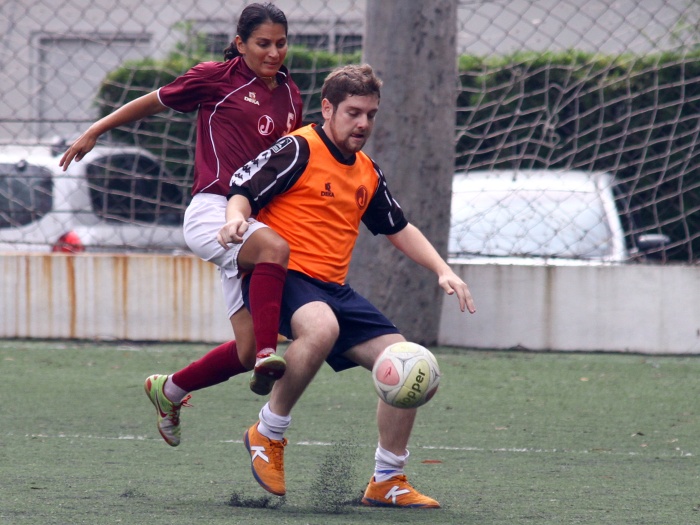 Bravos guerreiros do R7 enfrentam time feminino - Esportes - R7.com