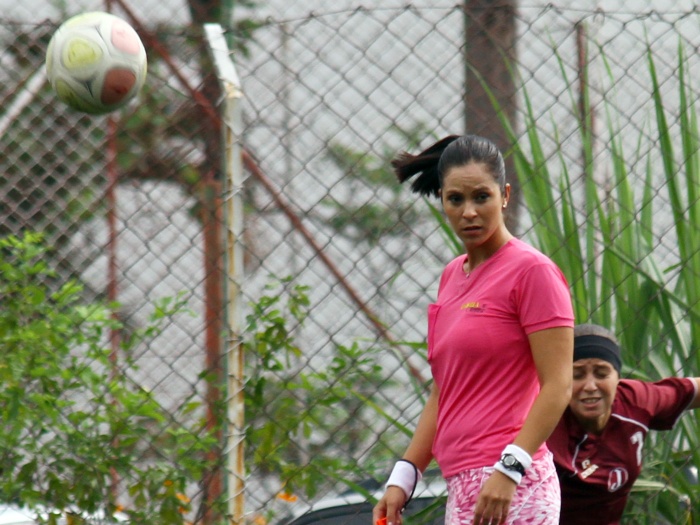 Bravos guerreiros do R7 enfrentam time feminino - Esportes - R7.com