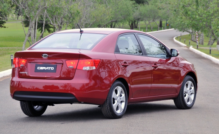 Cerato trás