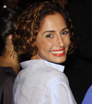Atriz está solteira depois de casamento de 11 anos (Alex Palarea/AgNews) http://i2.r7.com/camilapitanga-m-20110802.jpg